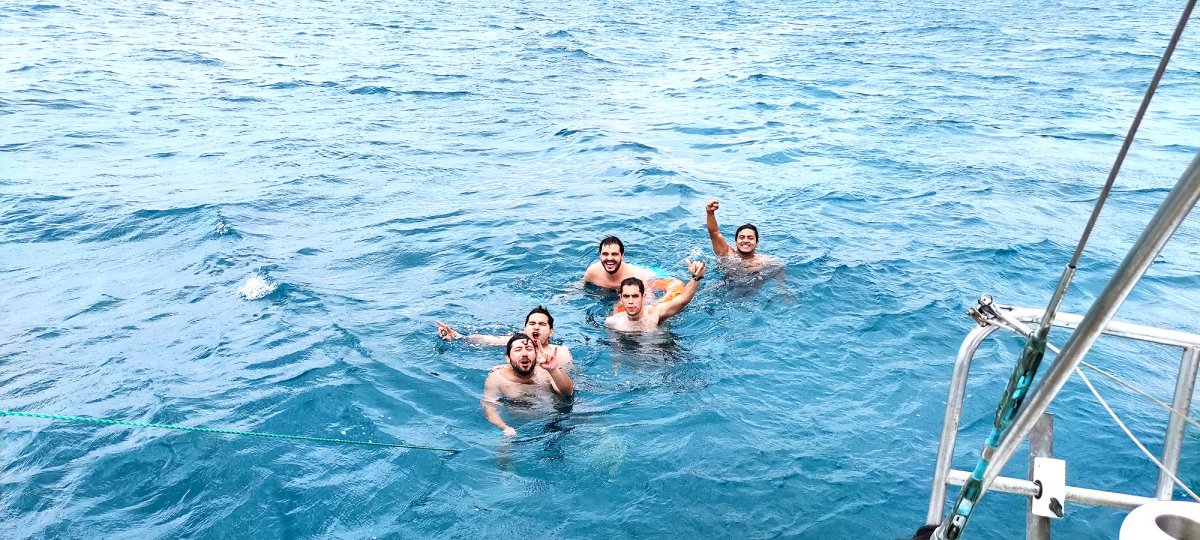 Genießen Sie Segeltörns entlang der Küste von Manta, Ecuador