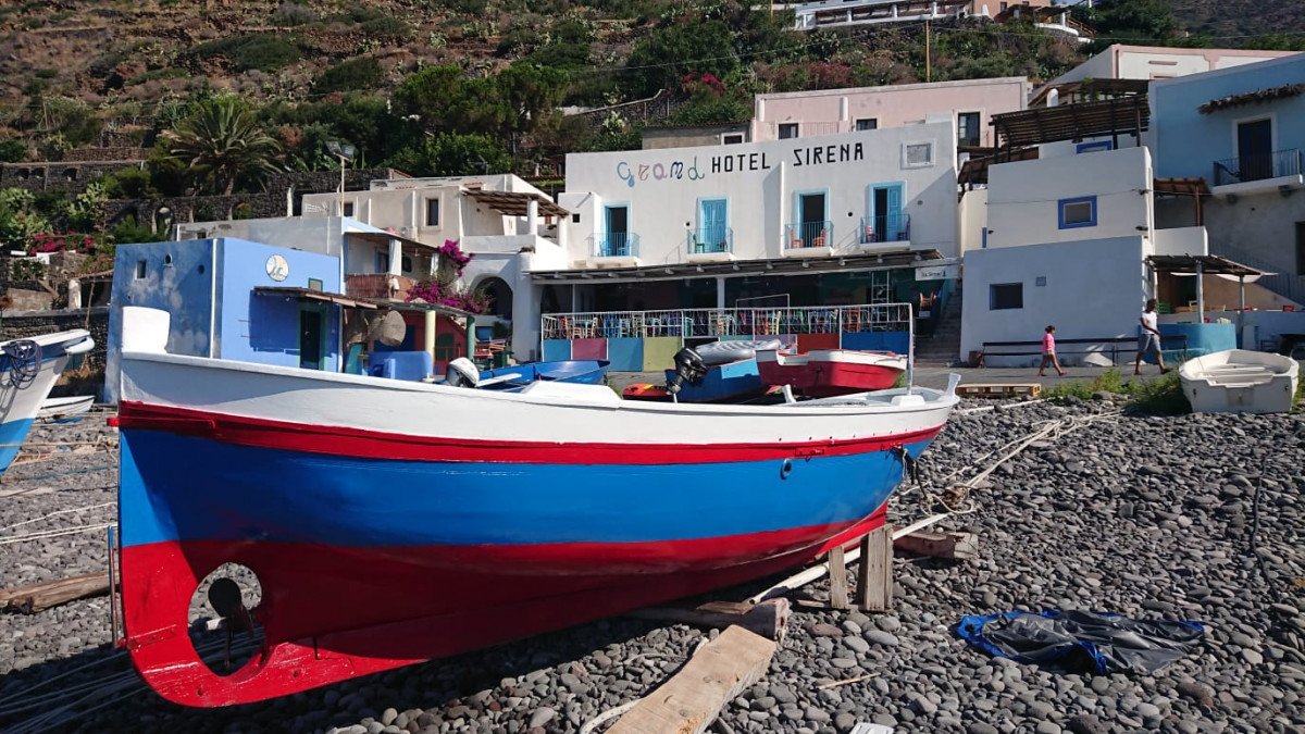 Aeolian Islands Segelurlaub: Natur, Spaß und Geschmack mit Bordkoch