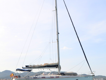 Practice sailing from Valencia during an unforgettable week