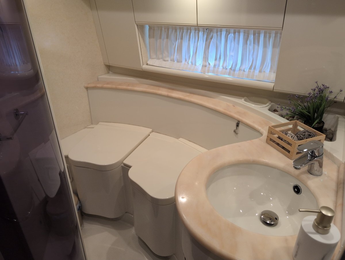 Ferretti - 16.48 meters