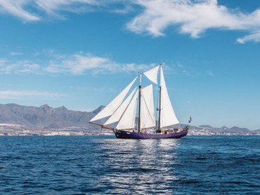 Explora las Islas Canarias a bordo de un velero