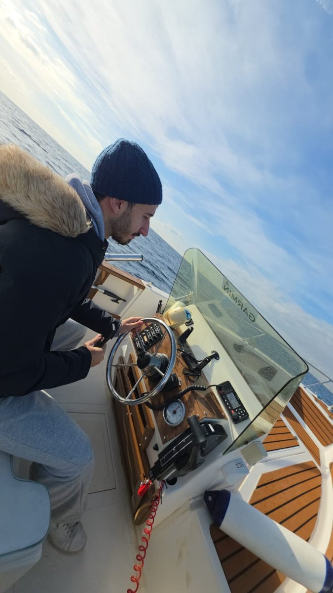 Sailing course in boat from Badalona