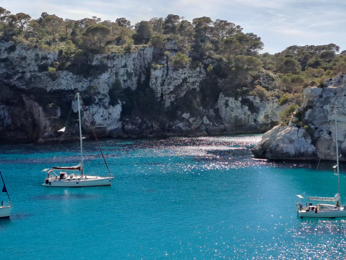 Freediving course with professional instructor at sea, journey from Barcelona to Menorca