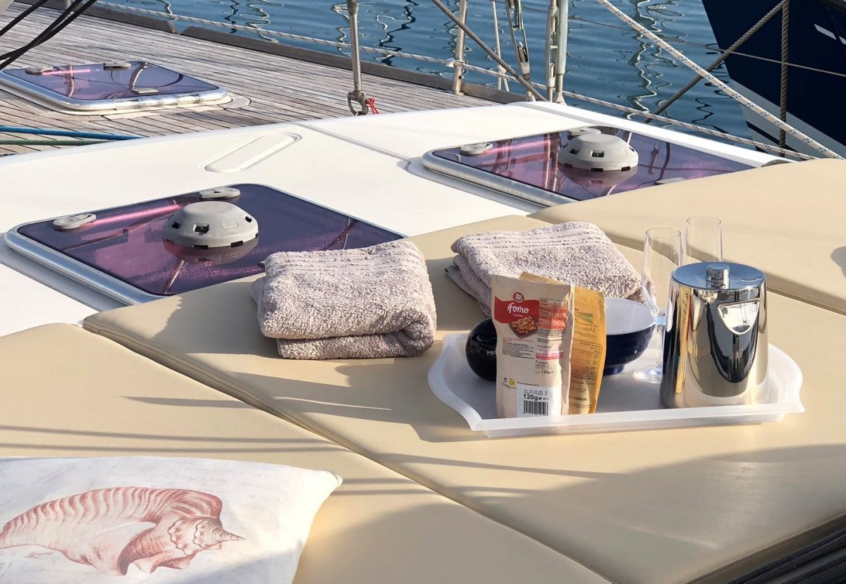 Sailboat - Dufour Yachts - 3 cabins