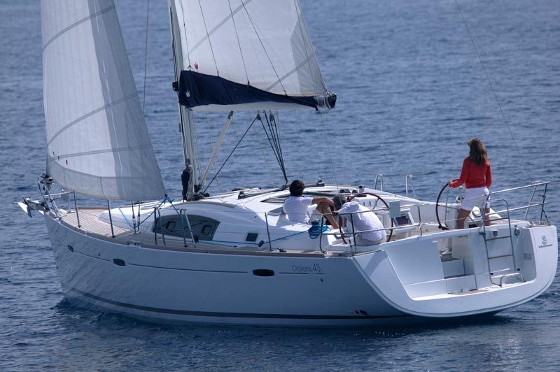 beneteau-oceanis-43_11.jpg
