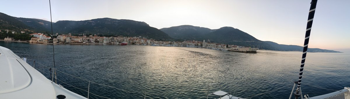 Volo sul mare in catamarano da Bari