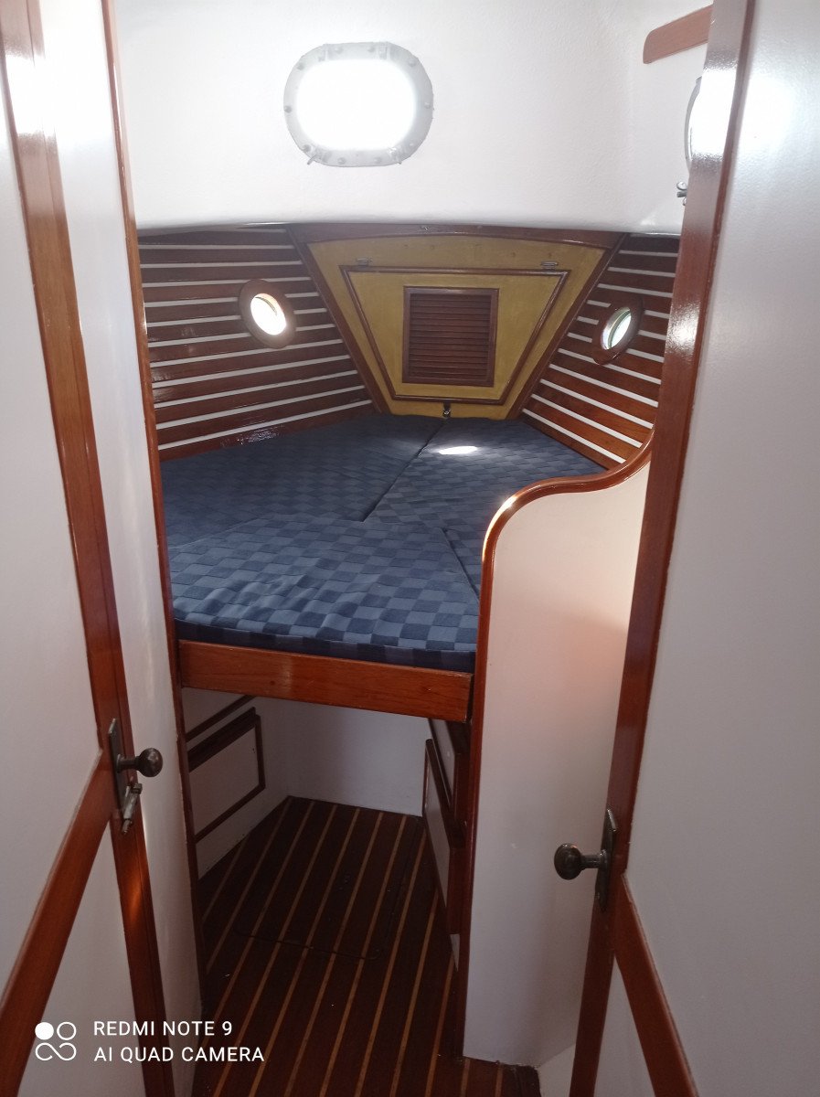 Sailing and yoga trip to Menorca from Barcelona