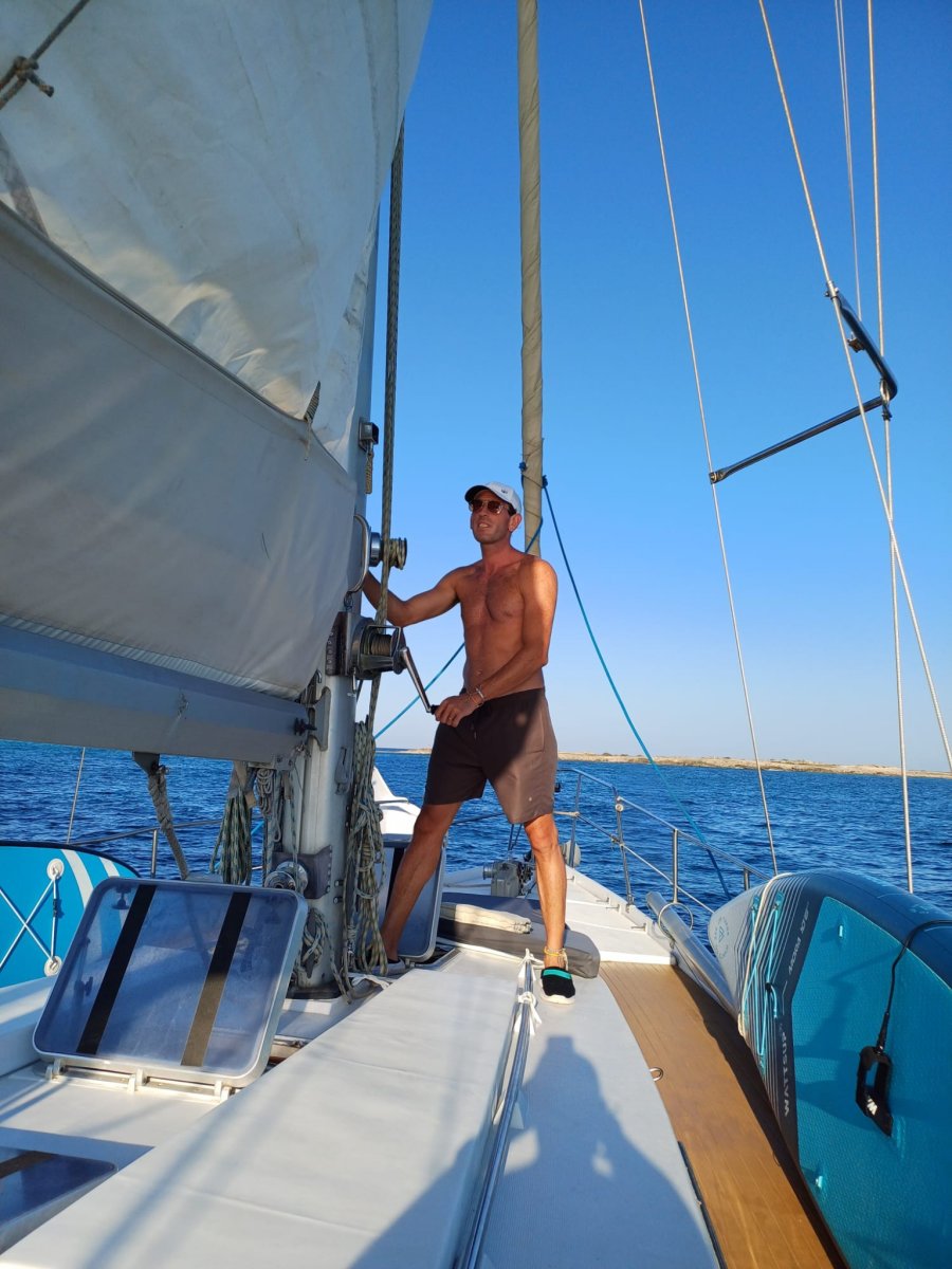 Vista panoramica della traversata in yacht