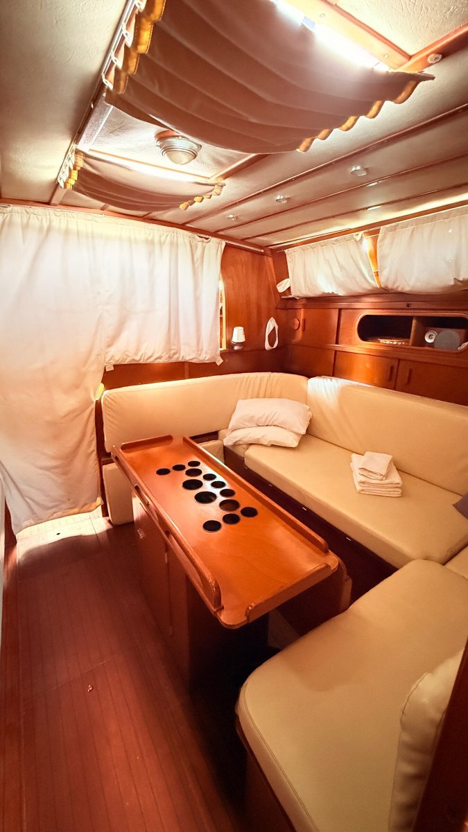 Velero - Amel - 2 cabinas