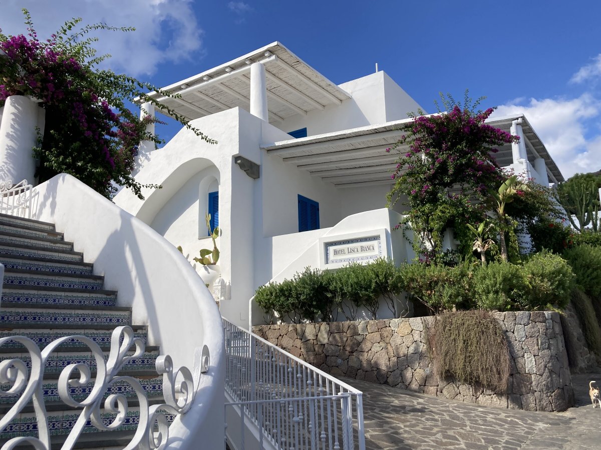 Learn to sail in the Aeolian Islands