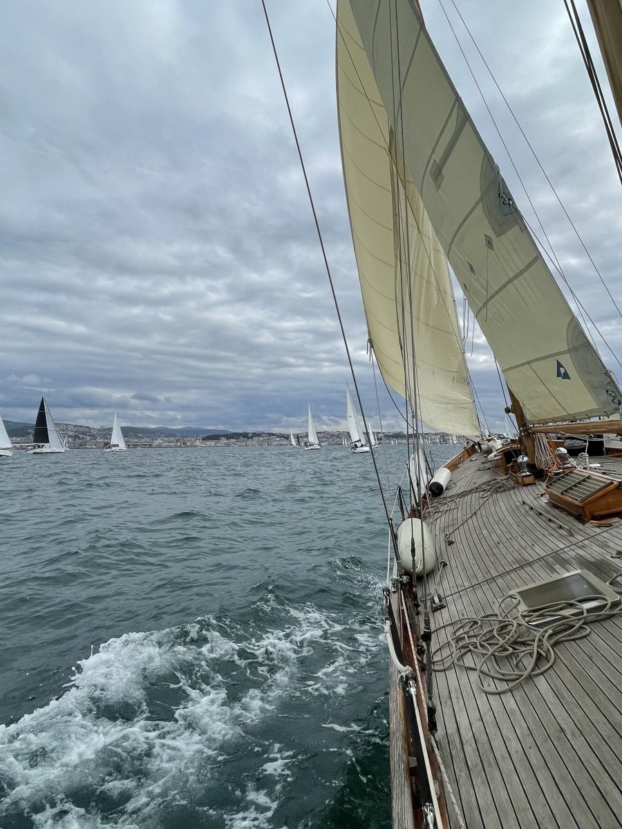 Aprende a navegar en el Mar Adriático con un curso de navegación de nivel avanzado