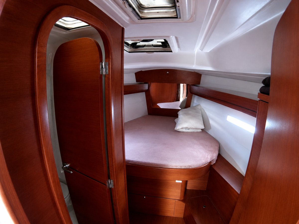 Dufour Yachts - 10 people