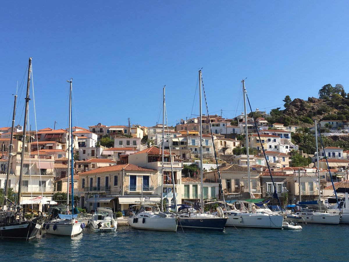 Scopri il Golfo Saronico in una crociera in catamarano di lusso