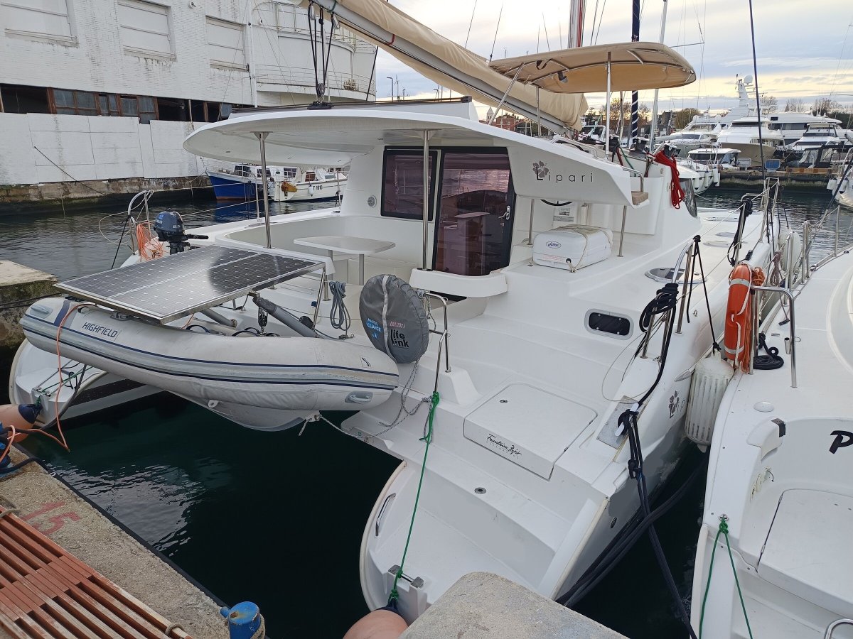 Catamaran - Fountaine - Lipari 41