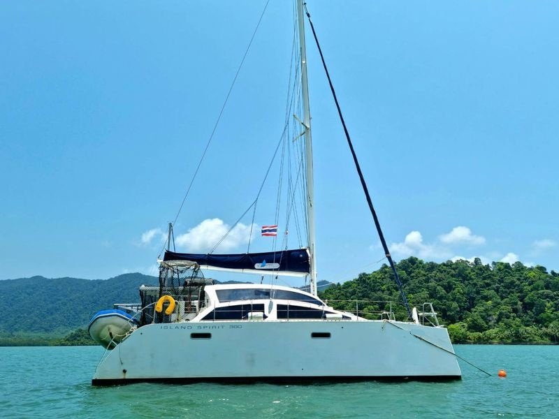 Island Packet - Island Spirit 38
