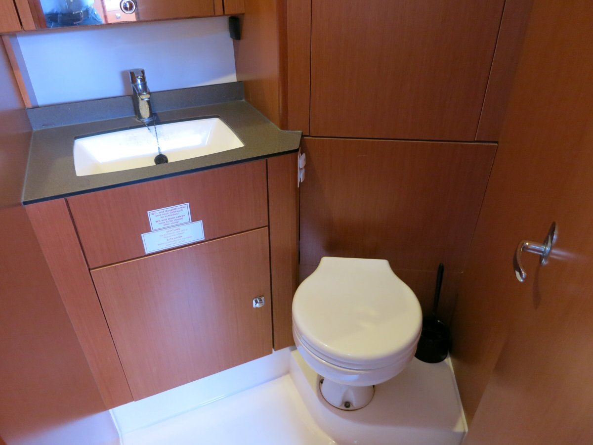 Segelboot - Bavaria Yachts - 12.55 {{i18n.meters}}