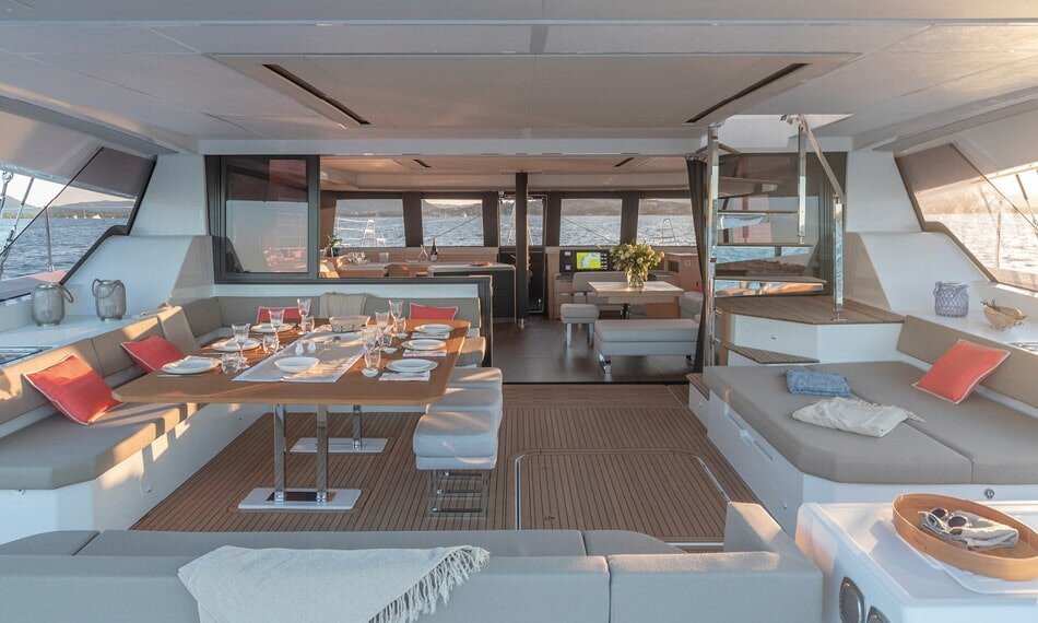 Catamaran - Fountaine - 4 cabins