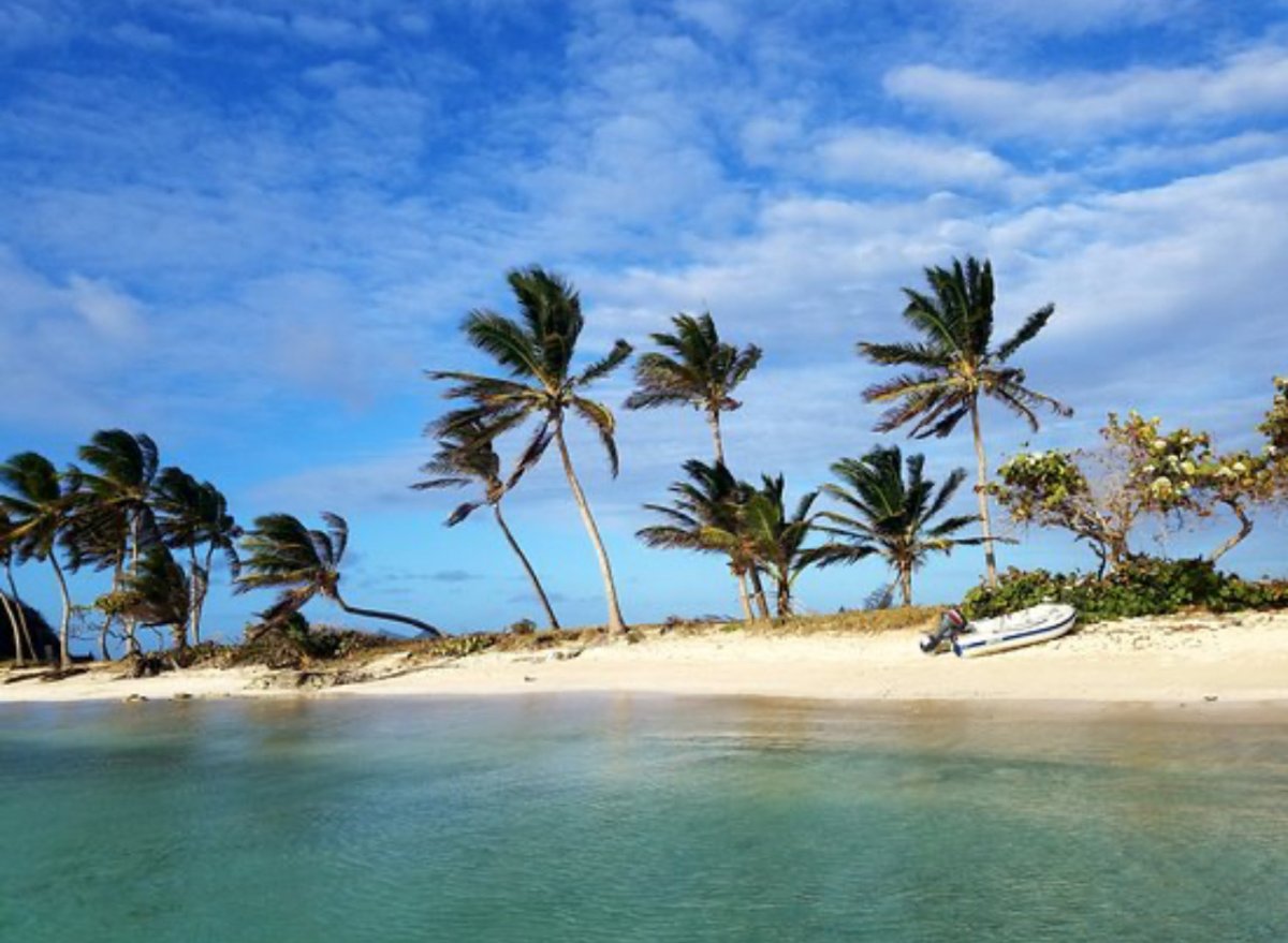 Ankunft auf der wunderschönen Insel Martinique nach einer Katamaran-Kreuzfahrt