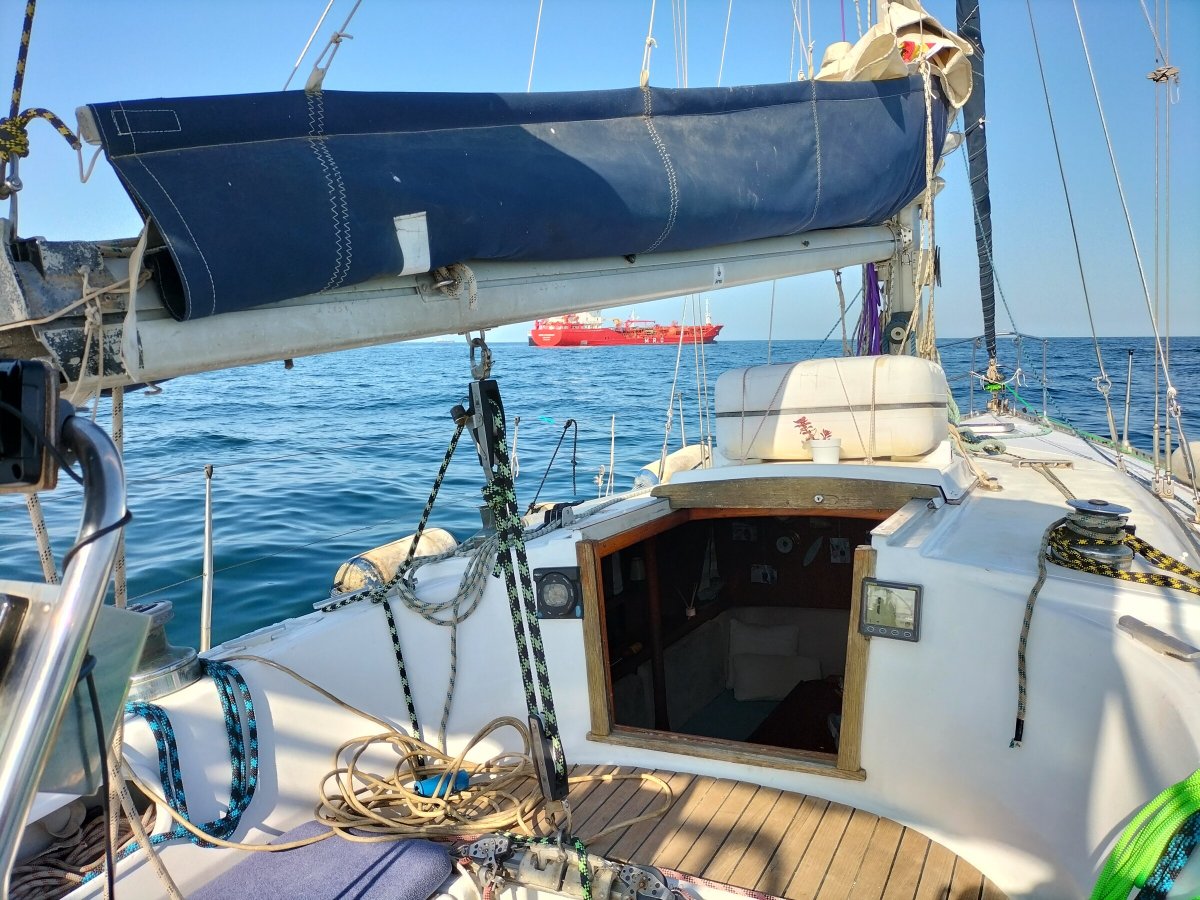 Learn to sail on a luxury sailboat