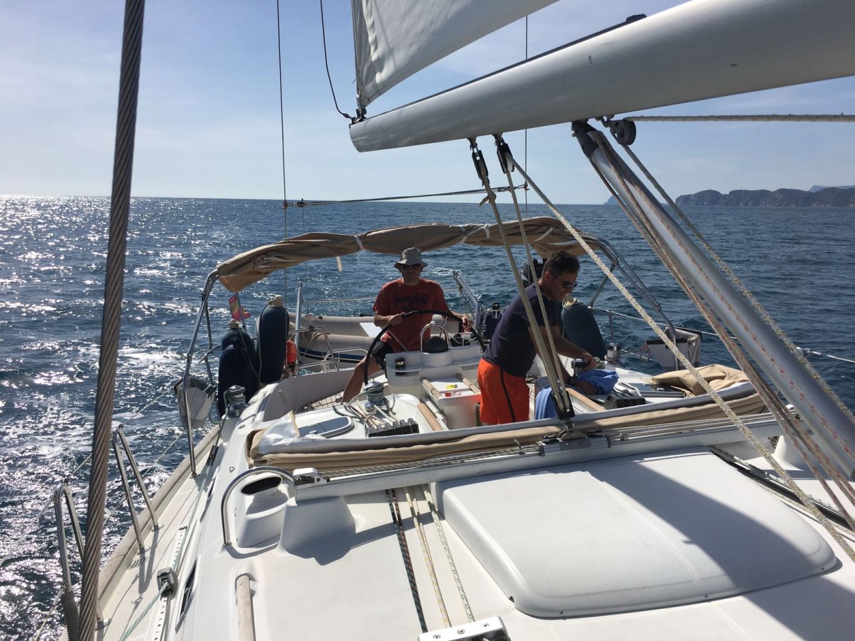 Auf dem Meer: PER Motor in Denia