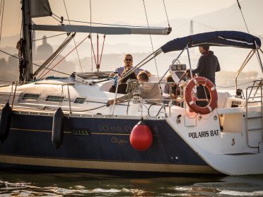Viaggio in barca a vela lungo l'estuario di Bilbao