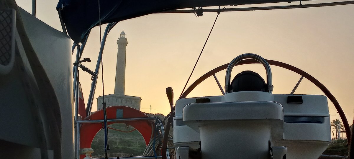 Bootsfahrt entlang der Küste von Dehesa de Campoamor, Alicante