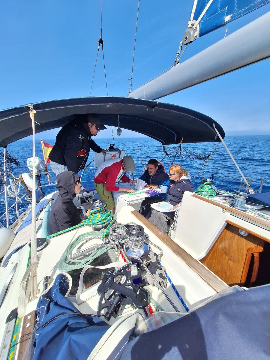 Viaje en barco por el sur de Francia desde Barcelona