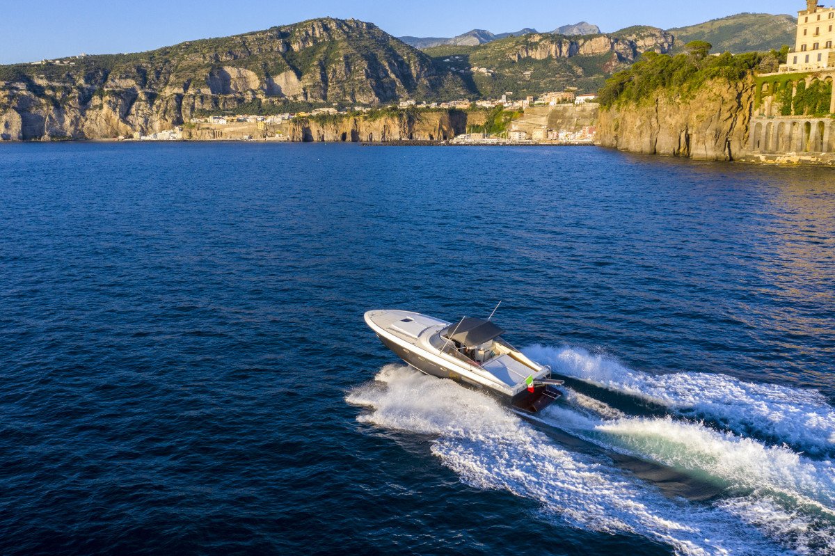 Italia Yachts - 12 meters