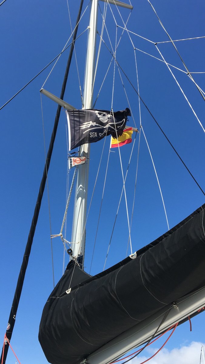 Naviga attraverso le belle acque della Sicilia da Trapani