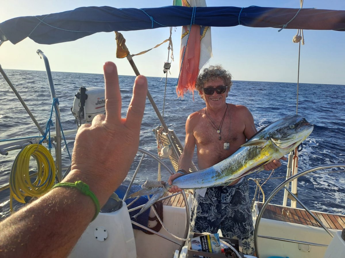 Esplora le acque del Mar Tirreno