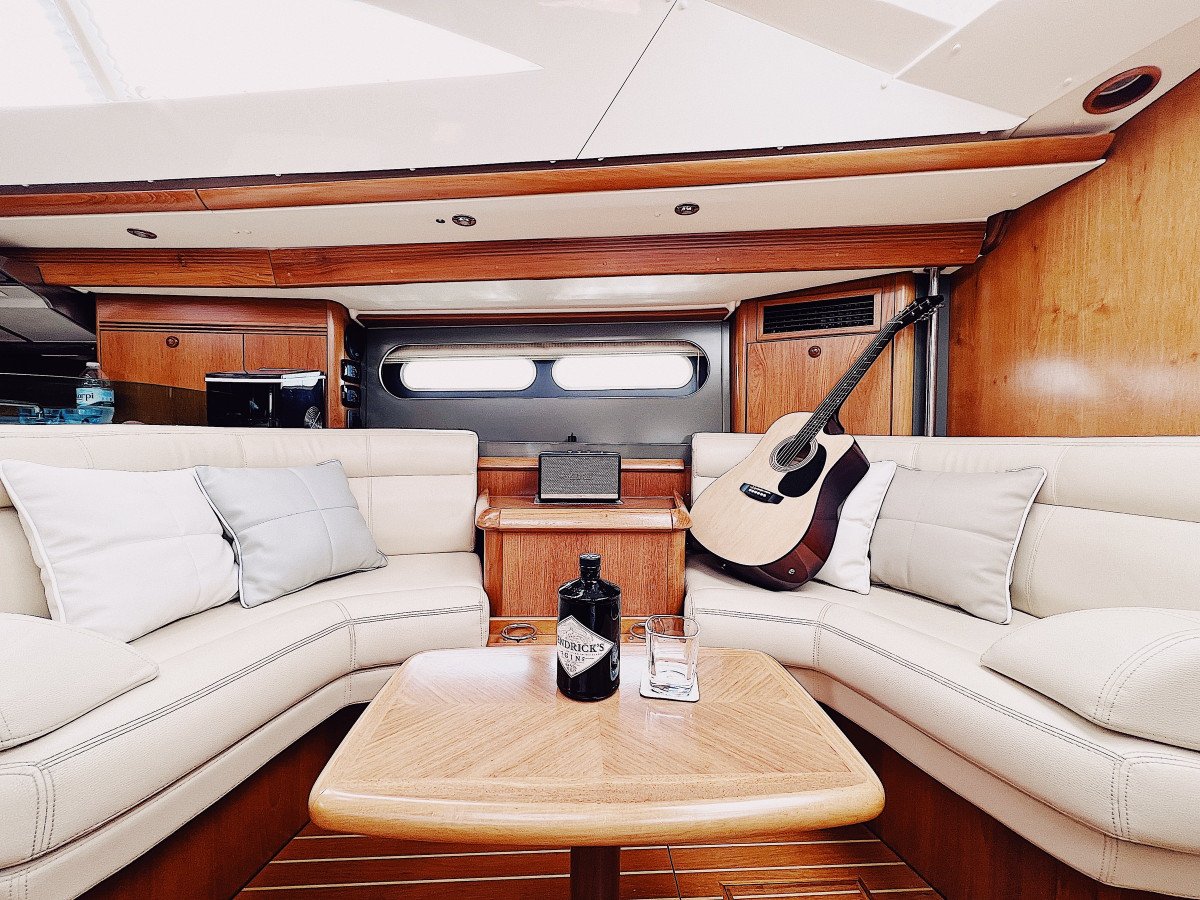 A seafaring journey from the Bahamas to Spain