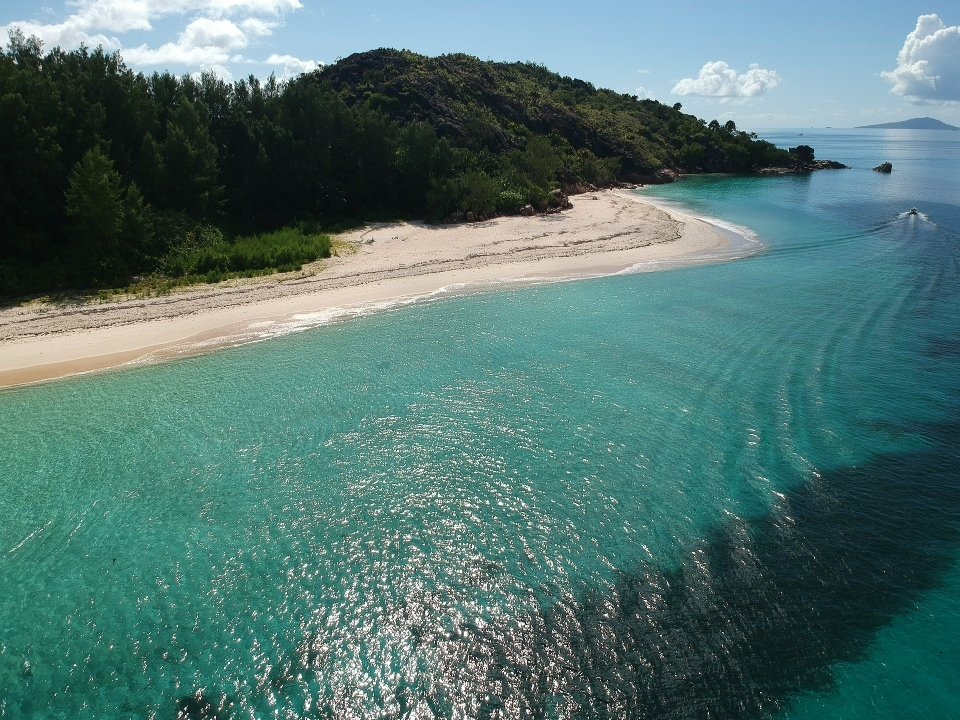 Sailboat journey in Seychelles