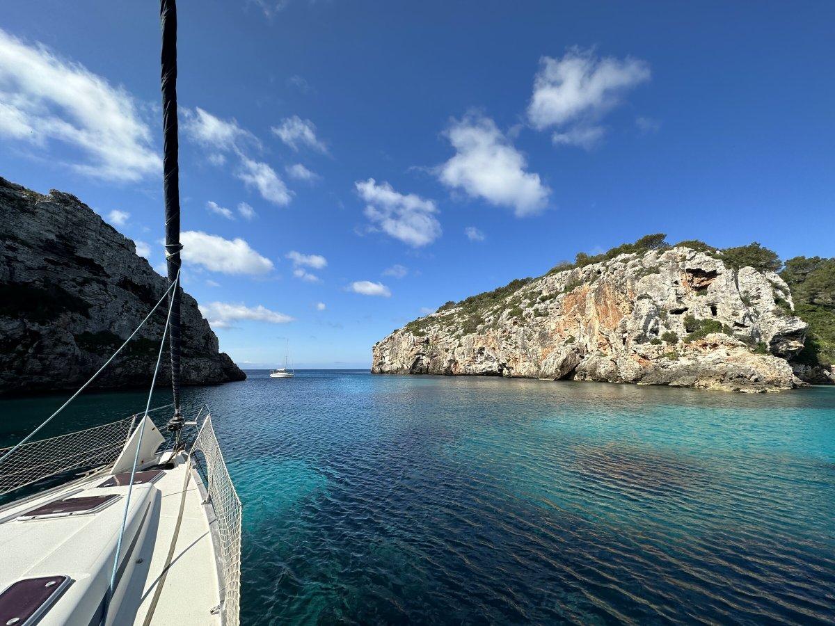 Learn to sail with our sailing courses