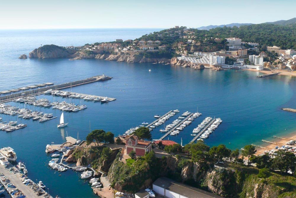 Photos of a speedboat scavenger hunt in Costa Brava