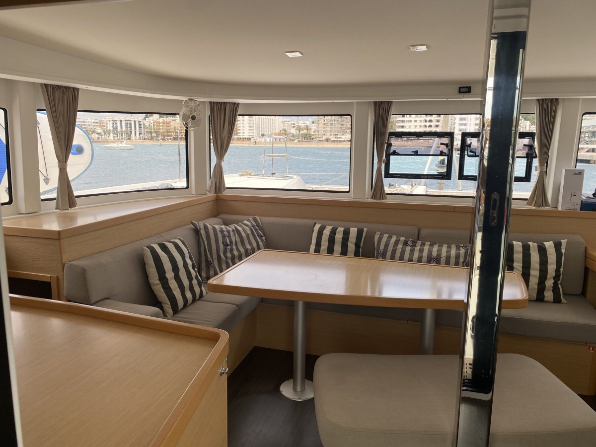 Catamaran - Lagoon - 12.8 meters