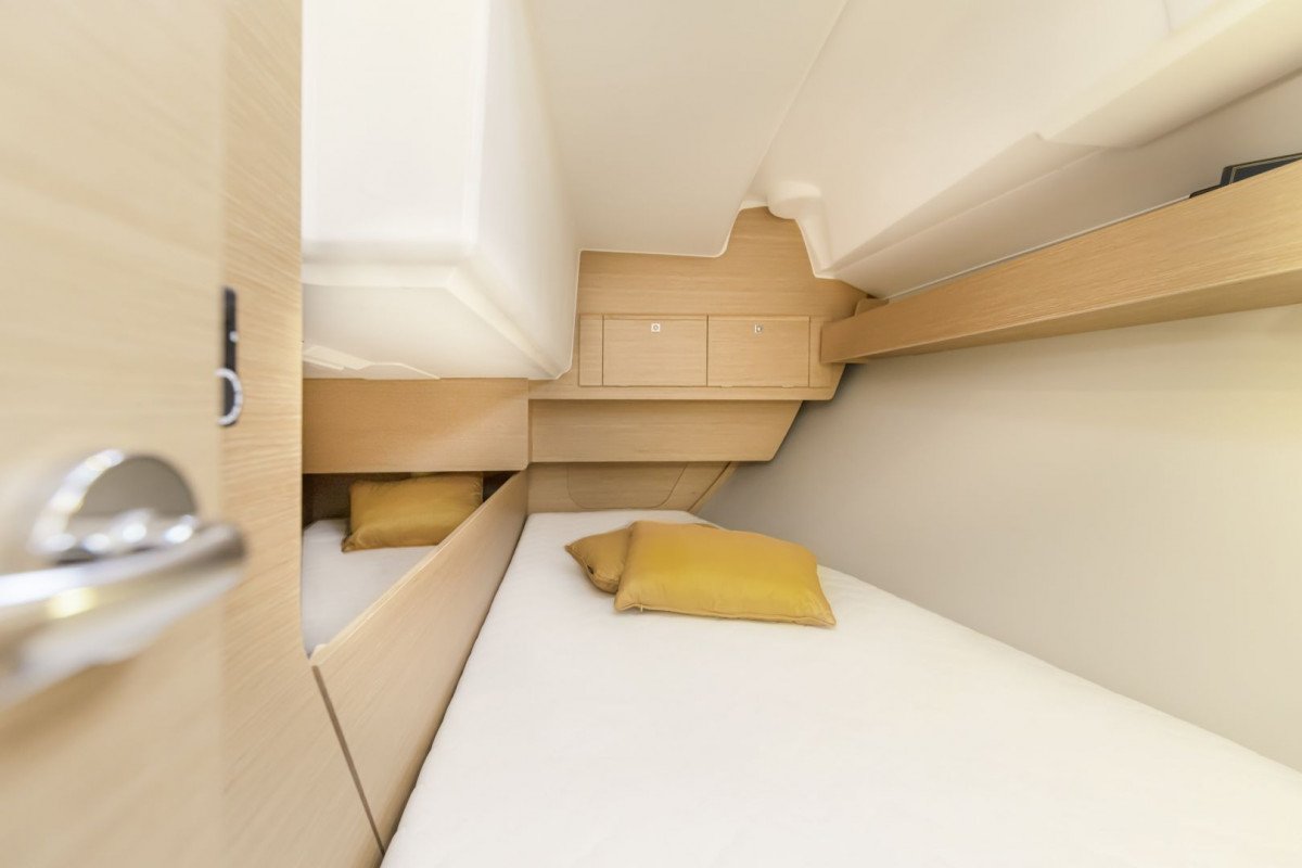 Una semana de aventura en el mar a bordo de un velero nuevo sin patrón