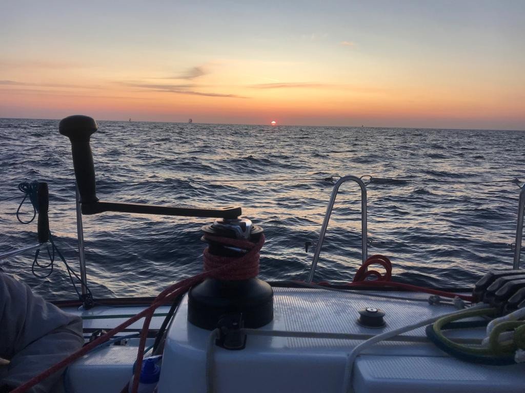 Segelsportler genießen die Cowes Sailing Week