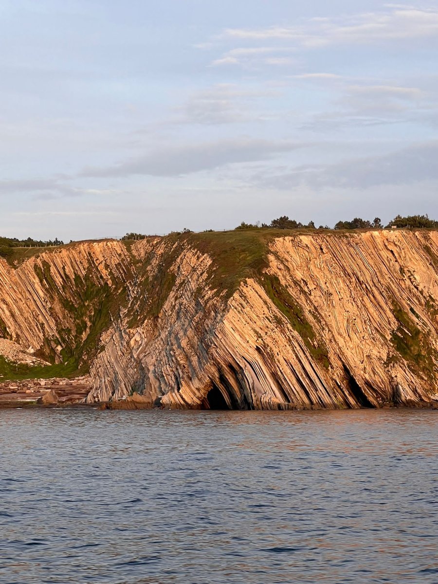 Anchoring and sailing experience in sailboat from Getxo