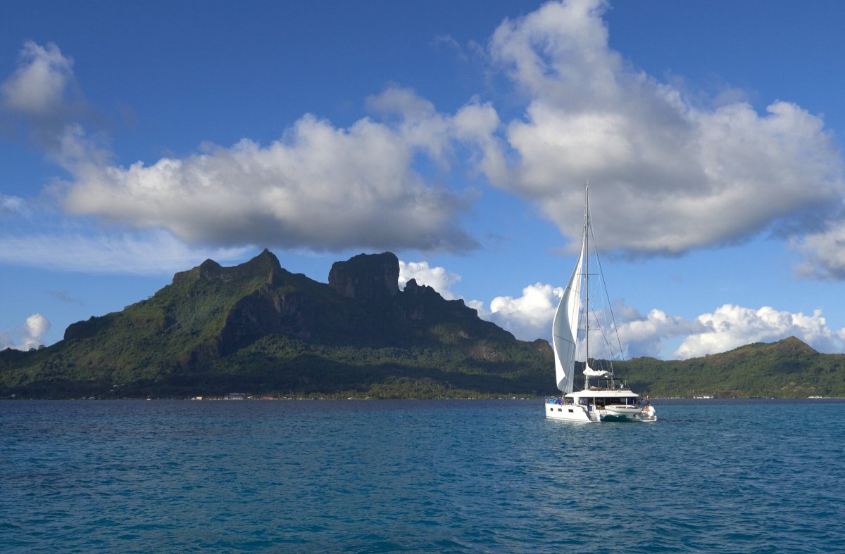 Escursione in barca da Raiatea a Bora Bora con tutti i comfort