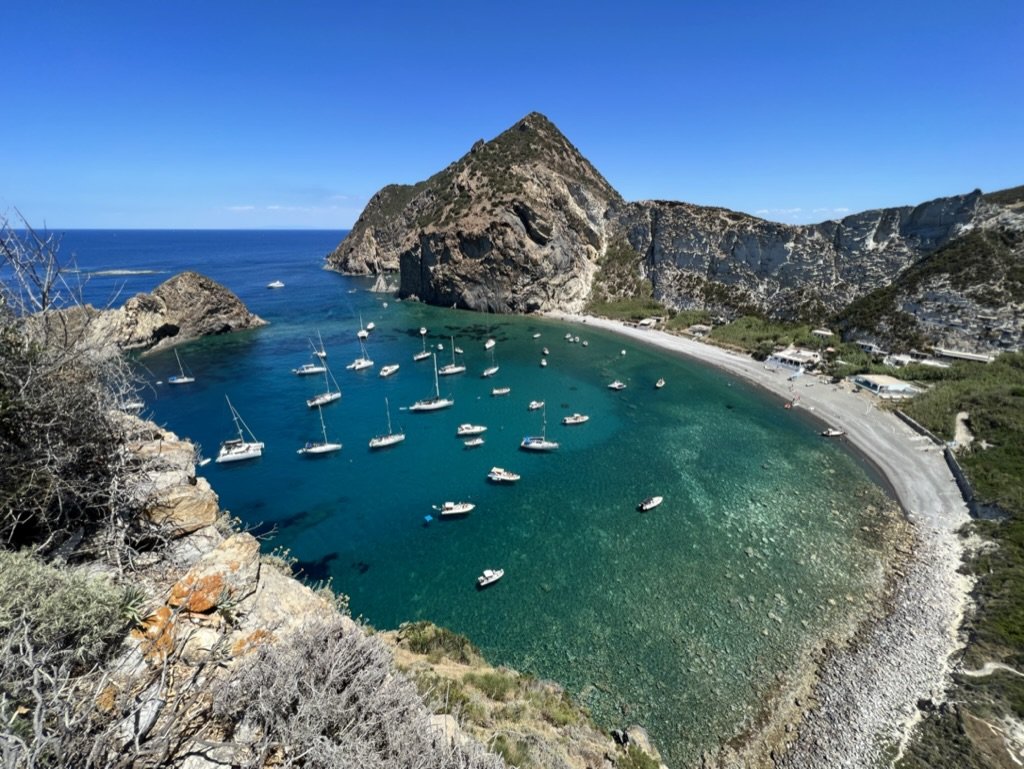 Explora Ponza, Palmarola y Ventotene en un viaje en barco