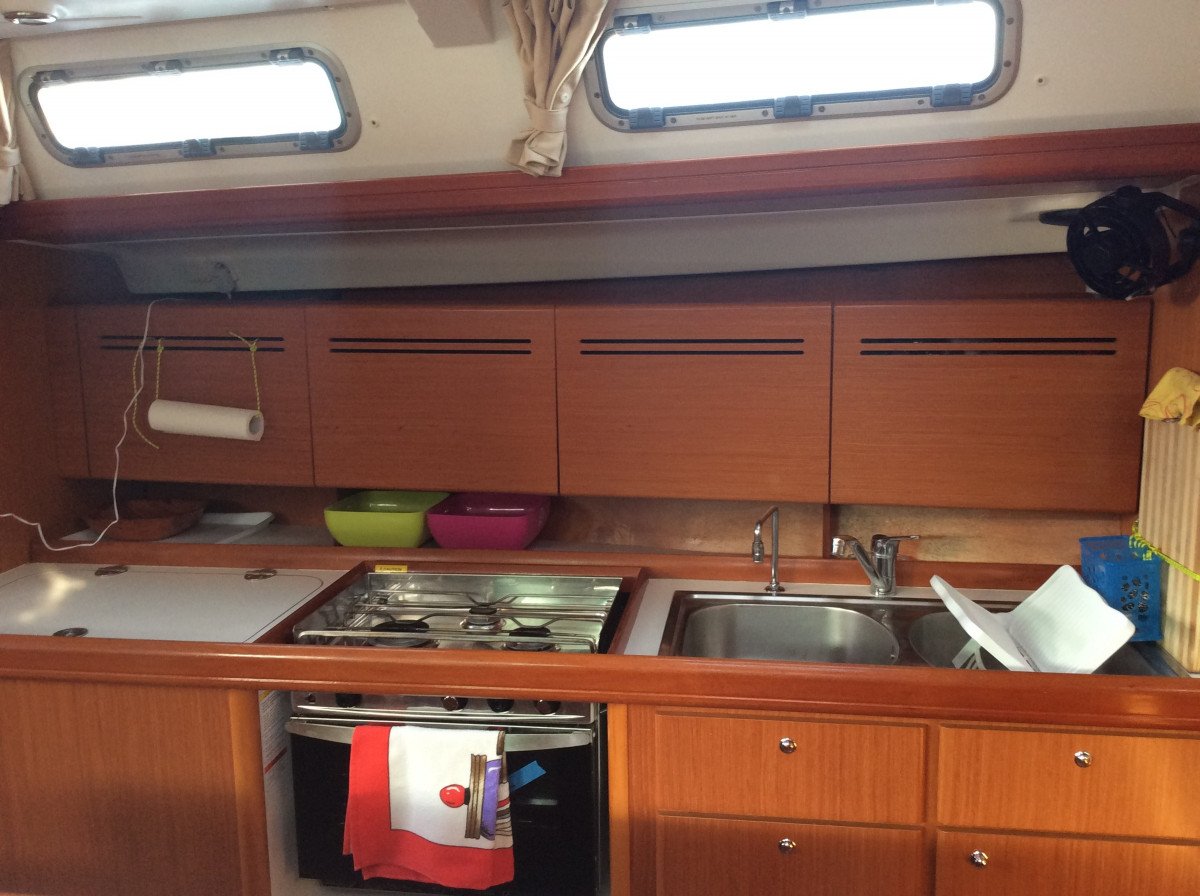 Velero - Bénéteau - 12 personas