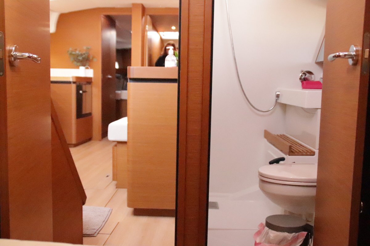 Noleggio di nuovo veliero 2021 con skipper per settimane, a Valencia