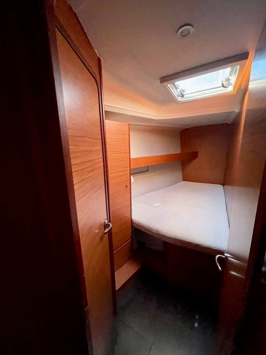 Dufour Yachts - 12 {{i18n.capacity}}