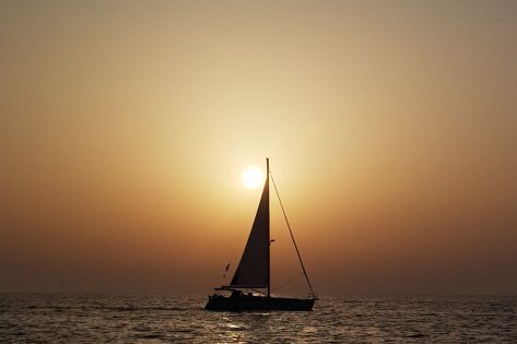 Dia de navegación por la costa de Barcelona