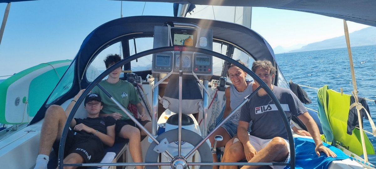 Barca a vela - Delphia - 10 persone