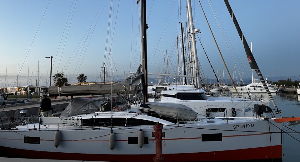 Scopri le belle acque tra Sardegna e Sicilia in barca a vela