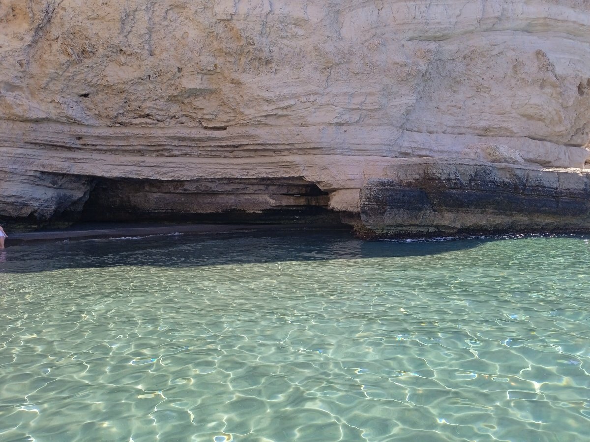 Boote auf dem Meer für PNB-Praxis in Cabo de Gata