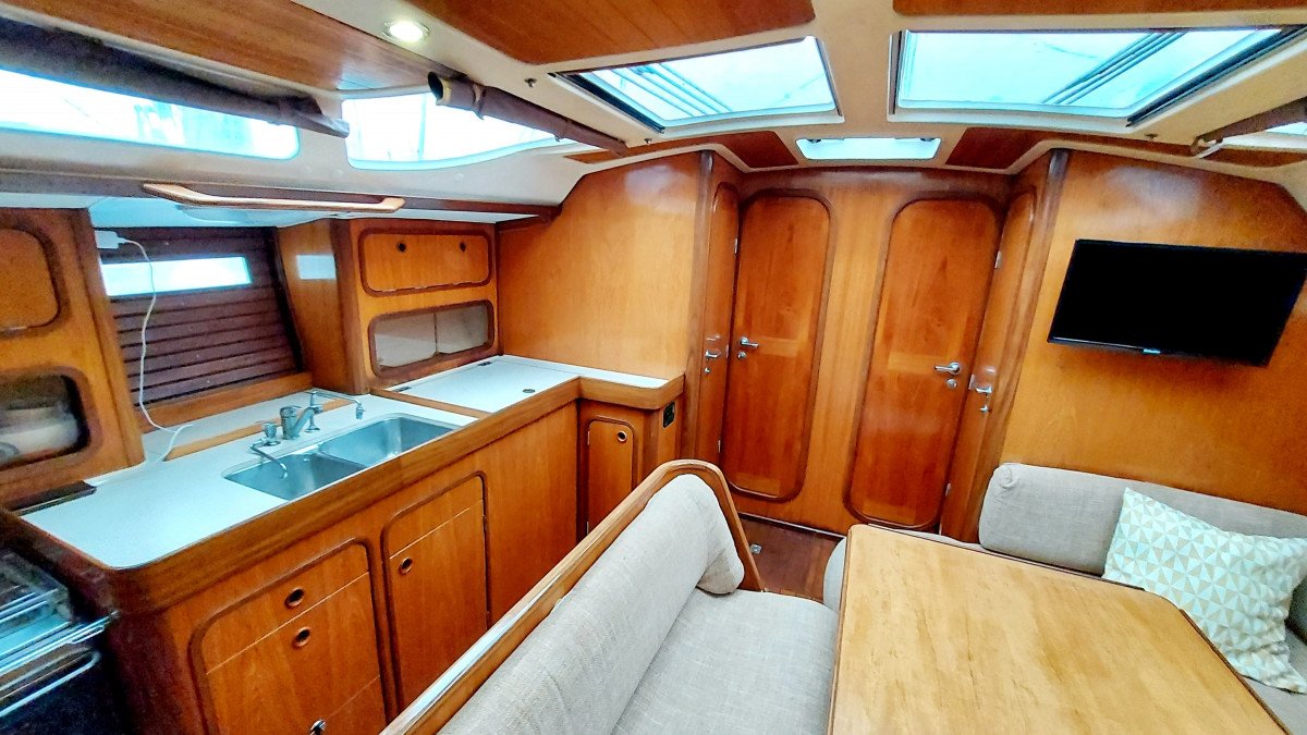 Sailboat - Bénéteau - 10 people