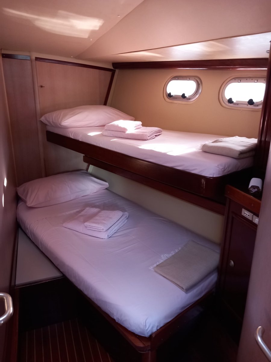 Descubre España en un viaje en velero de ocho días