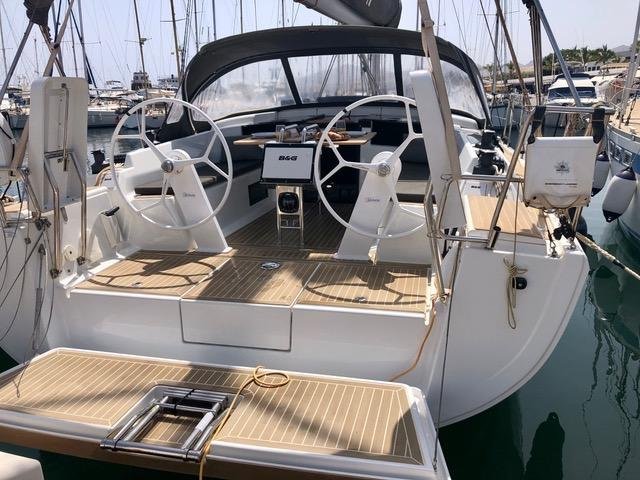 Lerne mit einem erfahrenen Instruktor in Denia auf einer Kreuzfahrt zu segeln